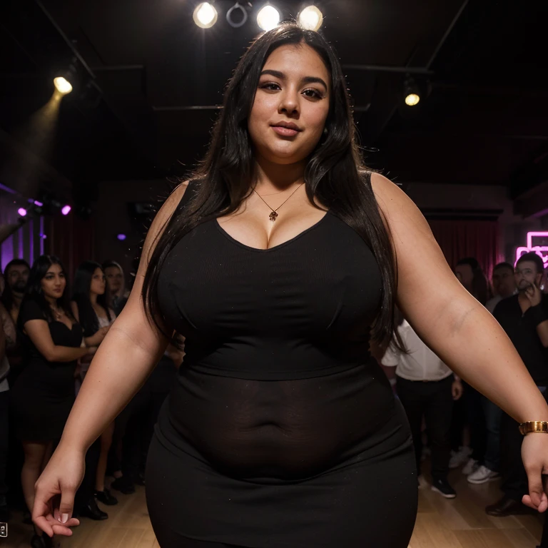 Muskovit bilan anal jinsiy aloqa Erkakning toplari boglangan (BDSM videosi)