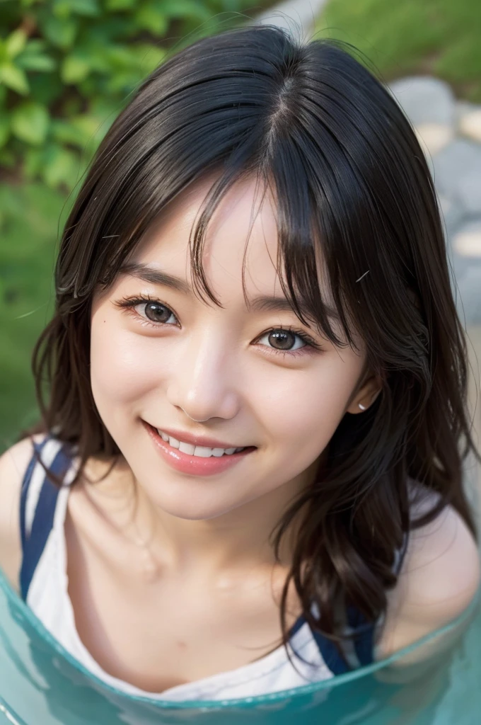 (8K、highest quality、masterpiece:1.2)、(realistic、フォトrealistic:1.37)、super detail、1 girl、beautiful woman、smile、solo、(smile:1.15)、wavy hair、Upper body、Japanese、フォトrealisticな顔,フォトrealisticな体,realistic skin、へにょへにょしたsmile、(Looking Down from Above:1.8), (upturned eyes :1.5)