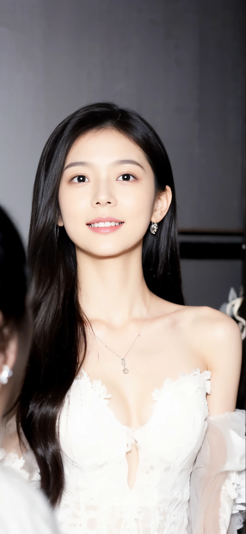 ((​Masterpiece, Top image quality, high resolution、alone、shiny skin))(on the table, best quality, actual, super detailed, meticulous, high resolution, 8k wallpaper), Close-up portrait of a beautiful woman, Chariada, smiling, light brown messy hair, Perfect dynamic composition, 美丽meticulous的眼睛, Just like the cover of a fashion magazine, on campus