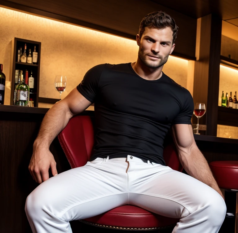 Jamie Dornan arrogante cabelo loiro, masculino e robusto, masculino y, maxilar marcando,sem camisa, Jason momo, masculino e bonito, strong masculine traits, Christian cline, short preto de um macho bonito, he is a rock star, rasgado, o extremamente quente e sexmacho atraente, wearing black t-shirt white pants, cabelo preto buzzcut, he is sitting in a chair in a luxurious bar drinking a glass of wine at night , fot4k