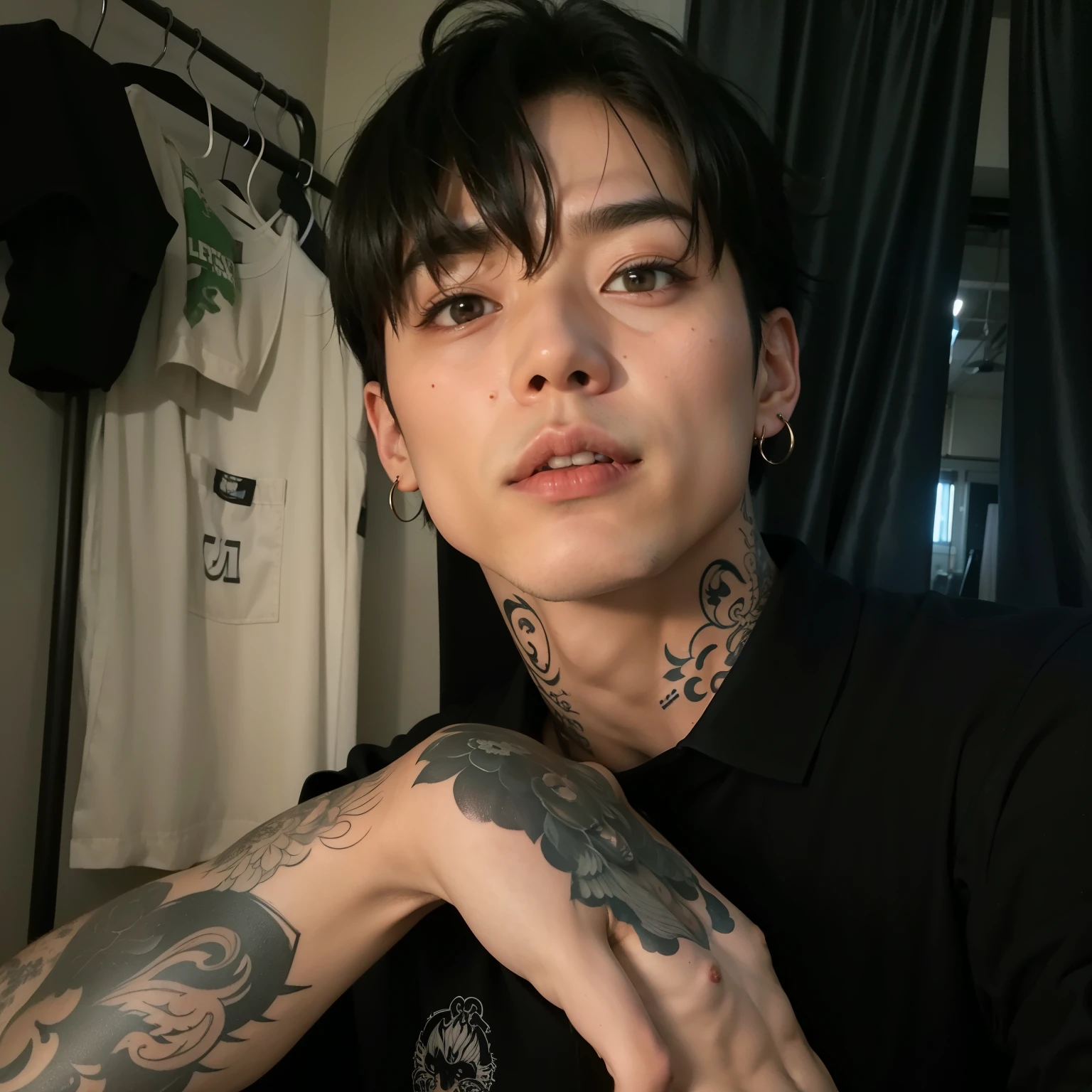 fit man with tattoos on his arm and arm resting on a chair, Kim Doyoung, cai xukun, kanliu666, cute japanese demon boy, pintar ulzzang, inspirado em Gang Se-hwang, Yanjun Chengt, inspirado em Bian Shoumin, Hong junho hyung, Jinyoung Shin, 1 Menino de 7 anos, rosto magro