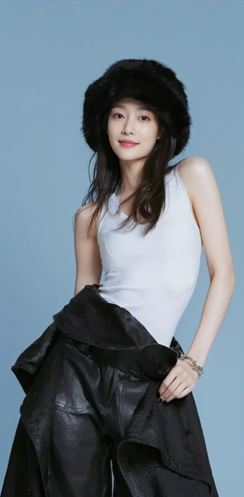 ((​Masterpiece, Top image quality, high resolution、alone、shiny skin))(on the table, best quality, actual, super detailed, meticulous, high resolution, 8k wallpaper), Close-up portrait of a beautiful woman, Chariada, smiling, light brown messy hair, Perfect dynamic composition, 美丽meticulous的眼睛, Just like the cover of a fashion magazine, on campus