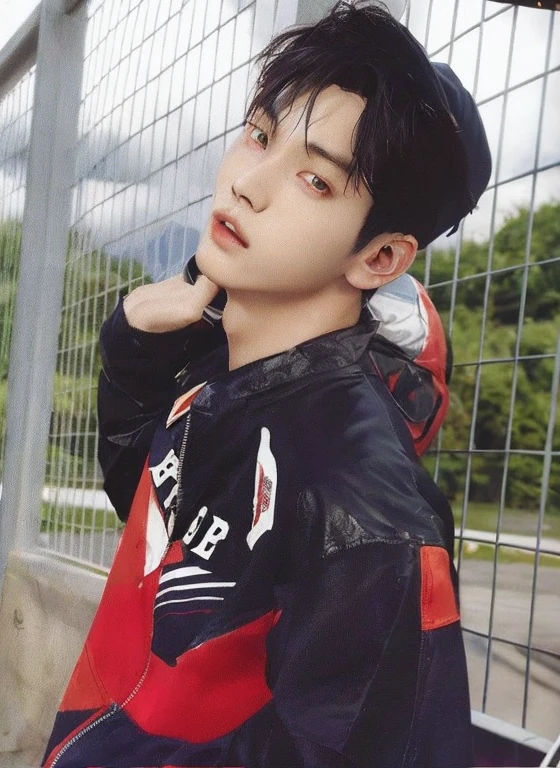 a closeup of a person wearing a jacket and a baseball cap, Jinyoung Shin, kim doyoung, hyung tae, cai xukun, jungkook, escaneo de revistas, young pale angel, Jinyoung Shin aesthetic, hong junio hyung, 19xx :2 akira movie style : 8, retrato de jossi de blackpink, cuchilla del grupo de drenaje, yanjun chengt