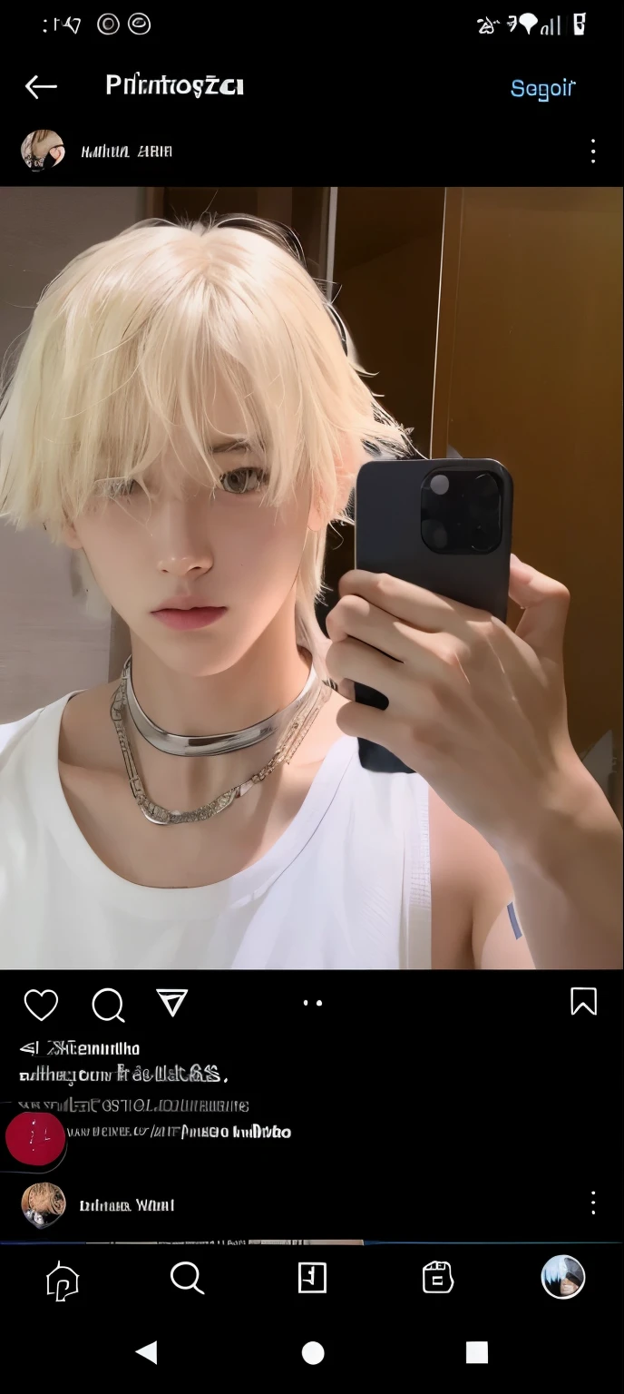 Tae hyung de cabelos loiros tirando uma selfie com o celular, Kim tae, tomboy cabelo platinado curto, hyung tae, ele tem cerca de 25 anos, ele tem cerca de 22 anos, ele tem cabelo loiros e liso, KIM TAE HYUNG, Grupo BTS, pintar ulzzang, com cabelos longos brancos, imagem vazada, he has an elongated head shape, ROSTO MEDIANO, handsome androgynous prince
