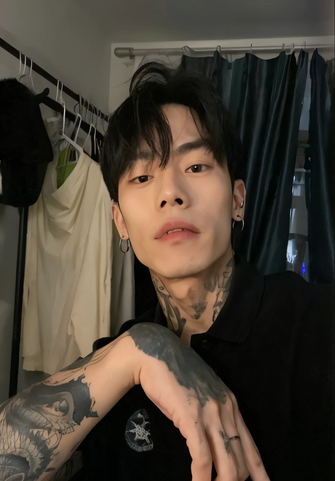chiseled man with tattoos on arm and hand, Kim Doyoung, cai xukun, headshot imagem de perfilture, kanliu666, imagem de perfil, Hong junho hyung, Yanjun Chengt, pintar ulzzang, Jinyoung Shin, cute japanese demon boy, hyung tae, Kim taehyung, inspirado em Gang Se-hwang
