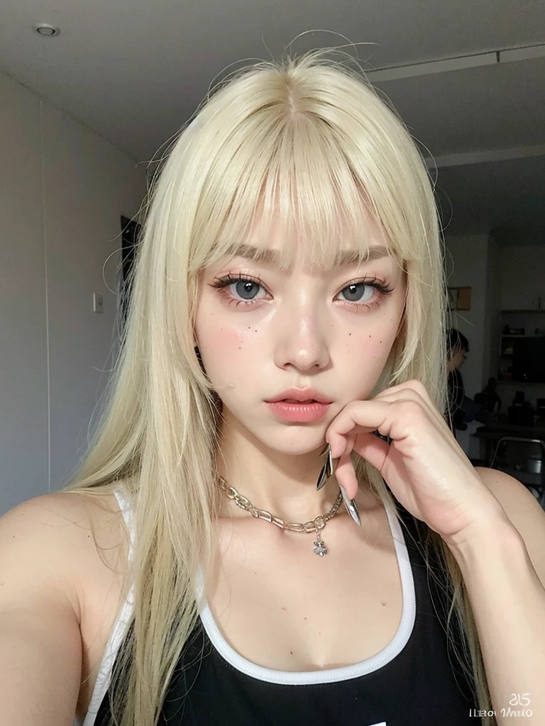 chica rubia con pelo largo y piercings posando para una foto, peinado de corte hime blanco, flequillo blanco, pelo largo y blanco y flequillo, cabello con flequillo blanco, extremely pale blonde hair, Lalisa Manobal, con flequillo completo, very very pale blonde hair, con flequillo, con el pelo largo y blanco, long hair con flequillo, parque roseanne de blackpink, ulzzang
