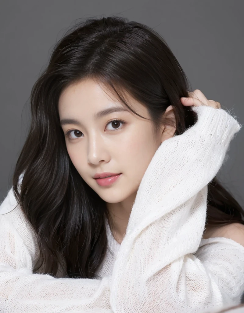 ((Masterpiece, Top image quality, high resolution、alone、shiny skin))(on the table, best quality, actual, super detailed, meticulous, high resolution, 8k wallpaper), Close-up portrait of a beautiful woman, Chariada, smiling, light brown messy hair, Perfect dynamic composition, 美丽meticulous的眼睛, Just like the cover of a fashion magazine, on campus
