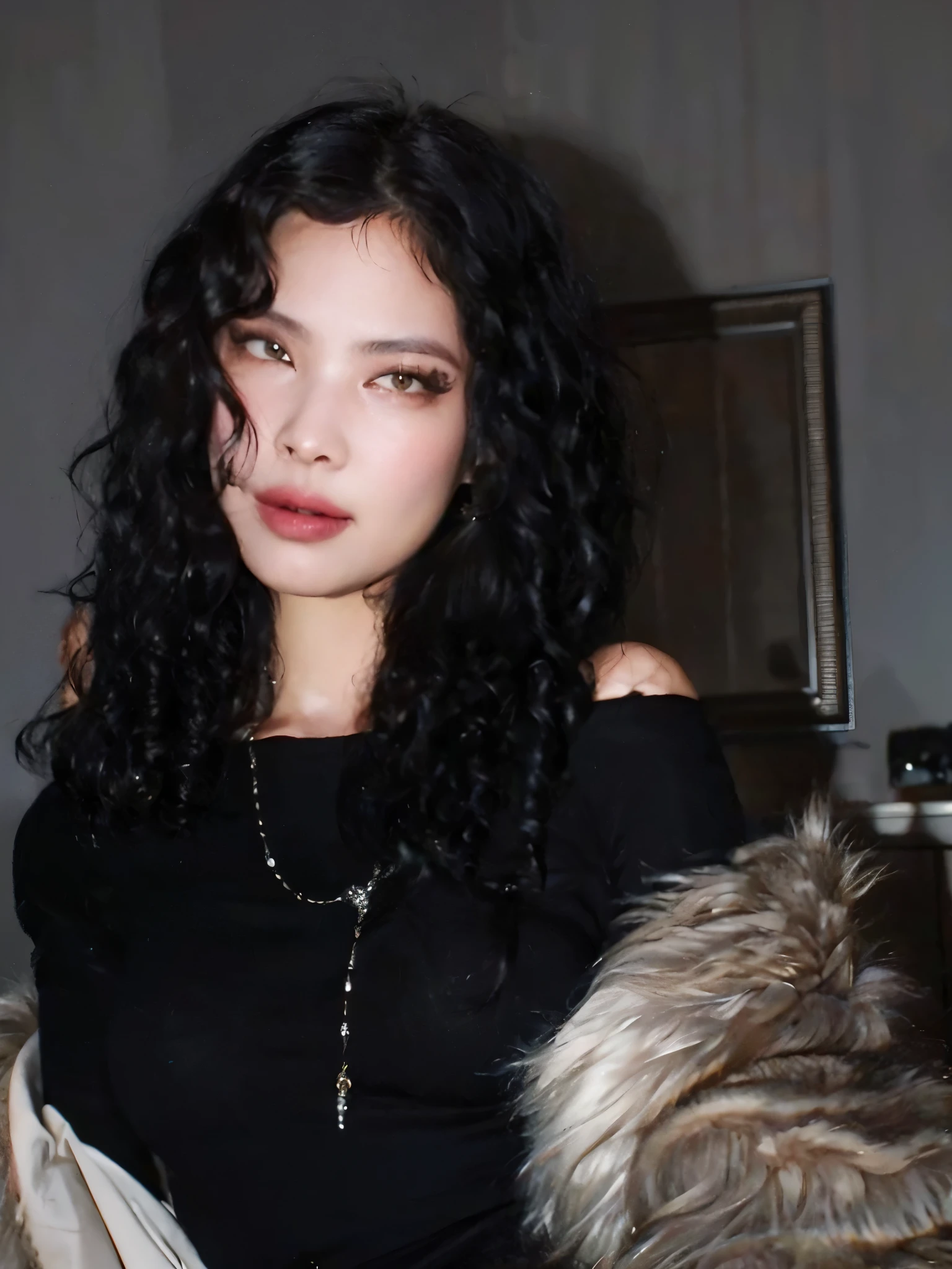 mulher arrasada com longos cabelos negros e um casaco de pele, cabelo escuro cacheado, cabelo preto longo e cacheado, imagem de perfil, cabelo preto encaracolado, long cabelo preto encaracolado, her black hair is a long curly, long wild cabelo preto cacheado, long cabelo preto cacheado, cabelo preto cacheado, cabelo longo e escuro cacheado, cabelo e maquiagem escuros, 18 anos de idade