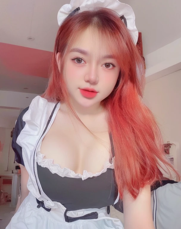 (realistic、high resolution:1.3)、 1 girl with perfect figure、selfee、((white skin:1.3))、big breast、white bikini、looking at viewers、super fine face and eyes、long hair、 in bedroom, sit on the bed、upper body、half body