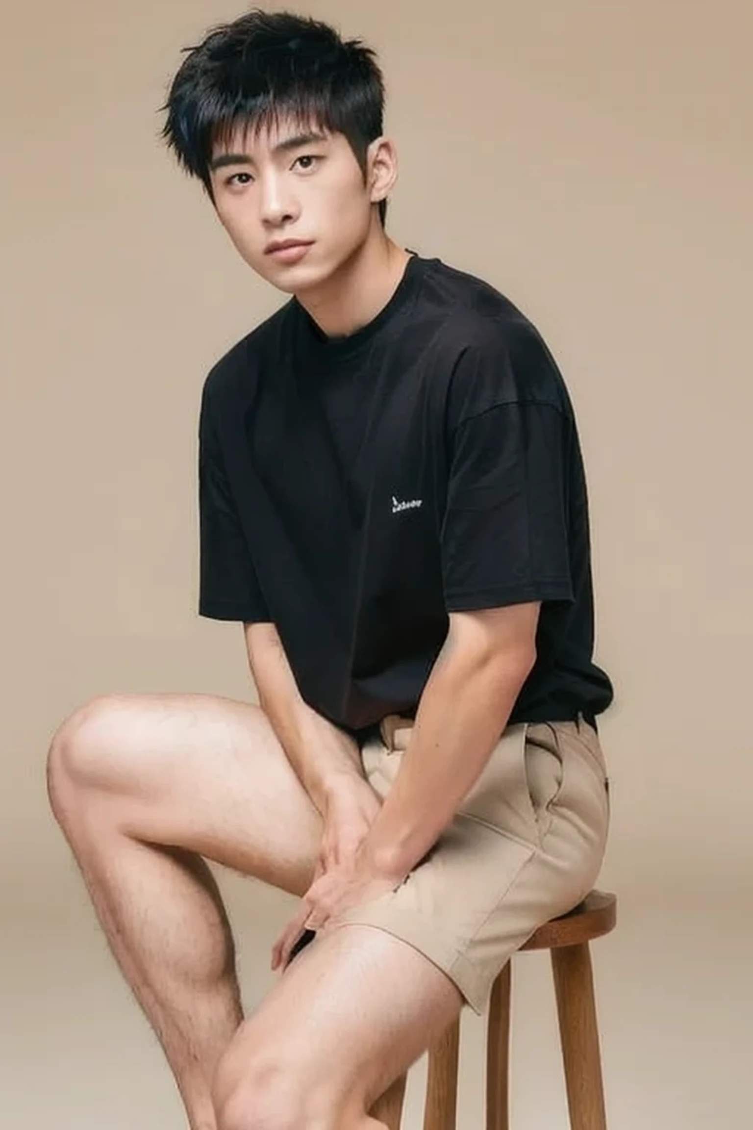 (super sharp focus), (((hairy legs))), hairy legs, toned legs, whole body, two block, messy shortt hair, long legs, Japan Male, 27 years old, wearing beige shorts, wearing a black T-shirt, very short hair, black hair