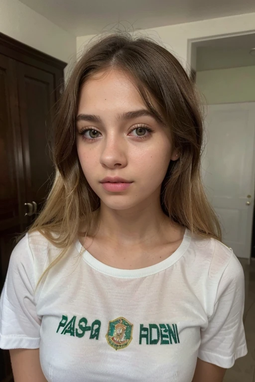 Tanya Yes, Pretty 17 year old , con uniforme escolar, cara de princesa, ((cabello rubio cenizo)), ((cabello liso)), ((ojos verdes)), ultra real, ((piel palida)), chica rubia, ascendencia eslava, blonde, white skin