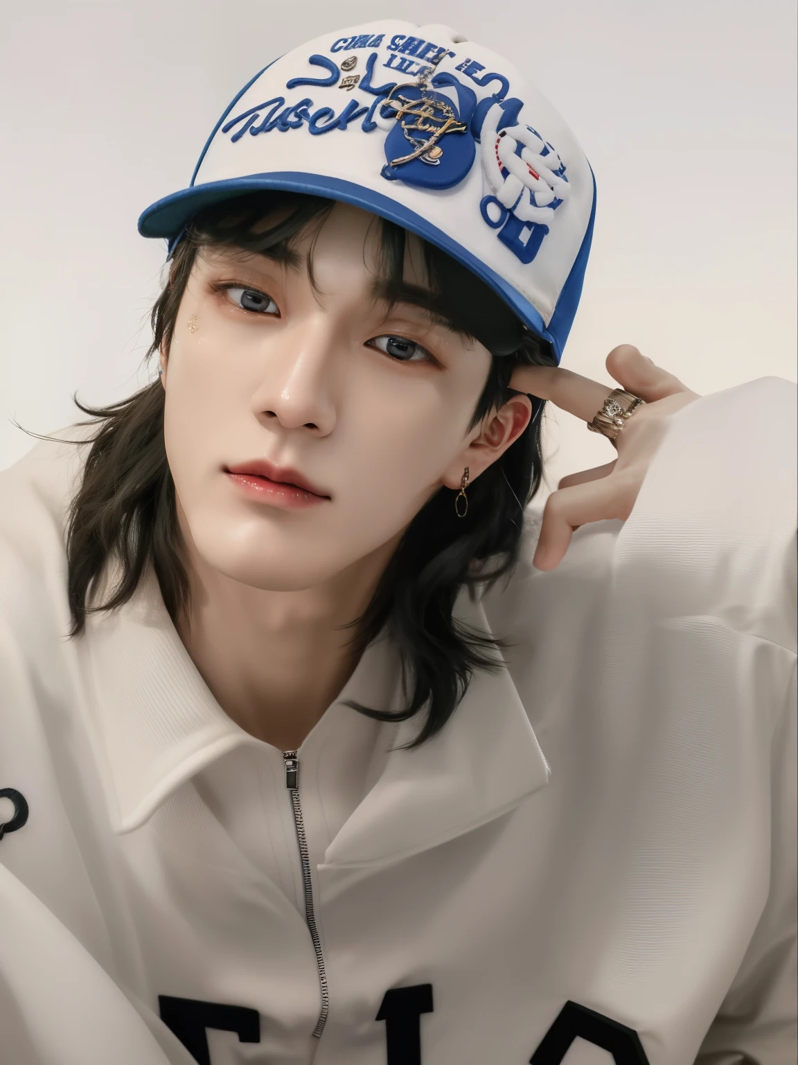 a closeup of a person wearing a baseball cap and a jacket, Jinyoung Shin, kim doyoung, cai xukun, TaeJune Kim, pintar ulzzang, hong junio hyung, hyung tae, Won Bin Lee, Jung Jaehyun, handsome japanese demon boy, foto de perfil, seson yoon, jaeyeon nam, ulzzang, steven jung
