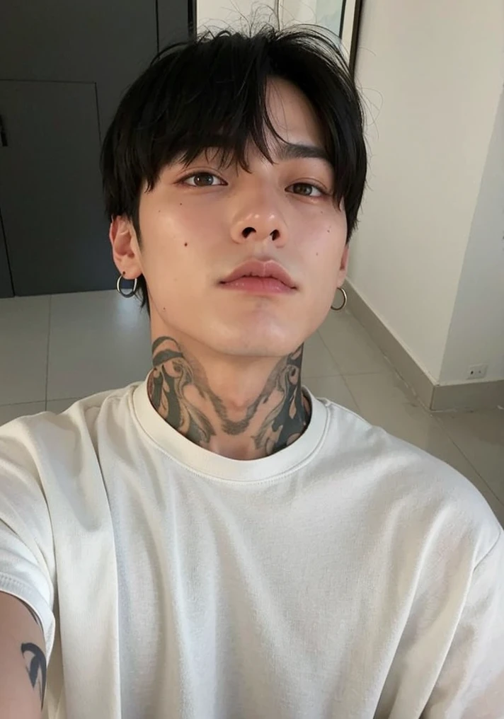 Jungkook with a tattoo on his neck and neck, Jungkook, Grupo BTS, Ulzzang inteligente, Hyung Jungkook, Kim Jungkook, 25 anos, rosto magro, Jungkook, profile picture with headshot, JungkookKim, com tatuagem facial, homem sul-coreano, Androgynous Prince