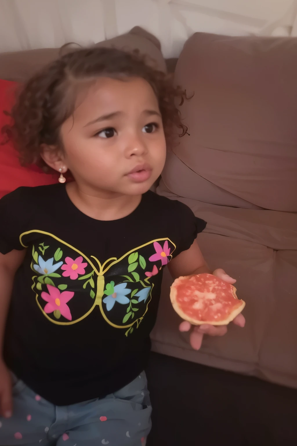 there is one who is holding a piece of pizza, wearing a melon, she is eating a peach, 2 anos de idade, jovem africana de pele clara, Violeta Myers, 1614572159, comer frutas podres, melancia, delicioso, material is!!! melancia!!!, fazendo um lanche, she is easting a peach, Senhora deslumbrante transformar a em menino brincando com um carrinho