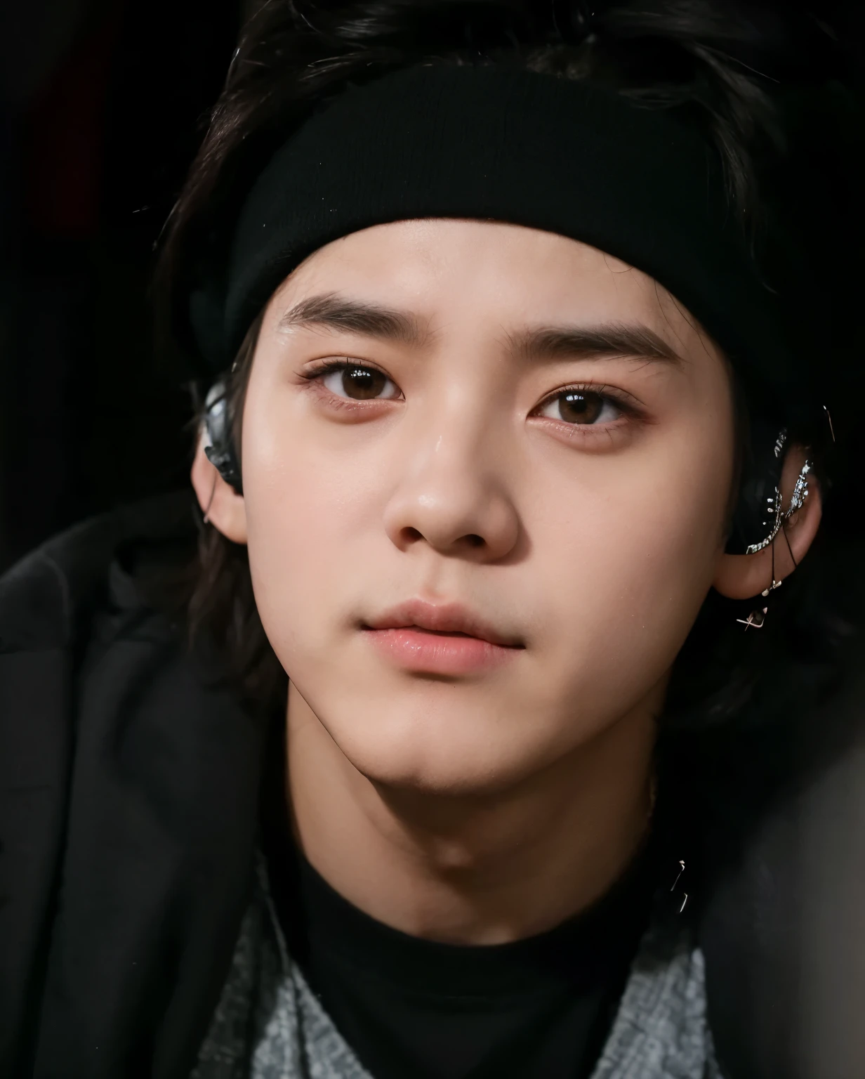 There's a with headphones on and a pink sweater, ulzzang, Ulzzang masculino, Wan adorable cara coreana, Cai Xukun, kanliu666, Jinyoung Shin, Ruan lindo vtuber, Kim Doyoung, Chiho, e-chica, E - Chica, Jung Jaehyun, Jaeyeon Nam, Sakimichan