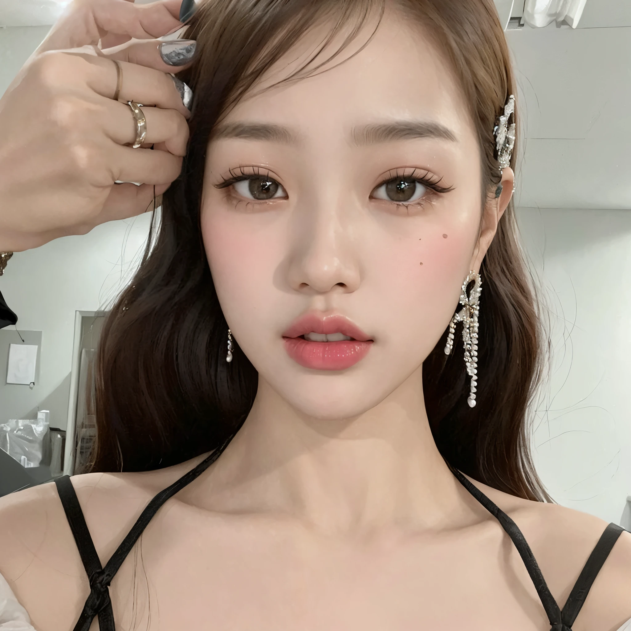 um close up de uma mulher com um pente de cabelo em um quarto, Lalisa Manobal, Jinyoung Shin, jaeyeon nam, Heonhwa Choe, maquiagem sul-coreana popular, Ulzzang, maquiagem coreana popular, adorable and pale korean face, estacionar a partir de-min, Lee Ji-eun, Lalisa Manoban do Blackpink, Lee Ji-eun