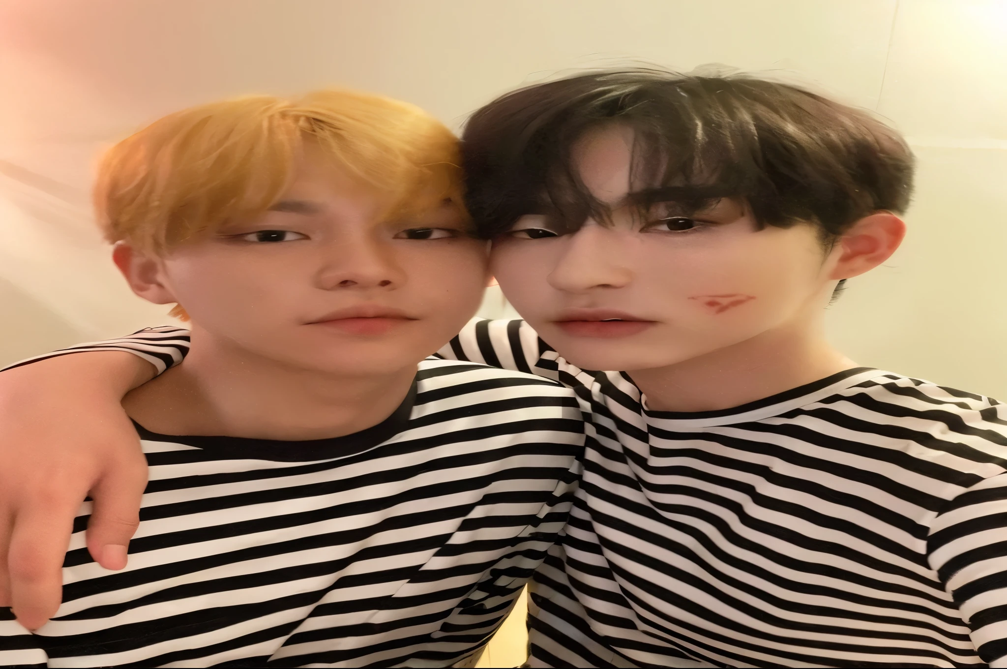 Two young people posing for a photo in a bathroom., kim doyoung, nixeu y sakimichan, sakimichan, cai xukun, gunwoo kim y j.dickensson, kda y sam que, sakimichan y frank franzzeta, 🚿🗝📝, foto de perfil, muchachos guapos, ambos tienen labios rojos, chicos guapos, chicos coreanos, maquillaje natural en ambos, pelo de color negro y largo, cabello negro, small eyes, mandibula marcada, varones, korean boy
