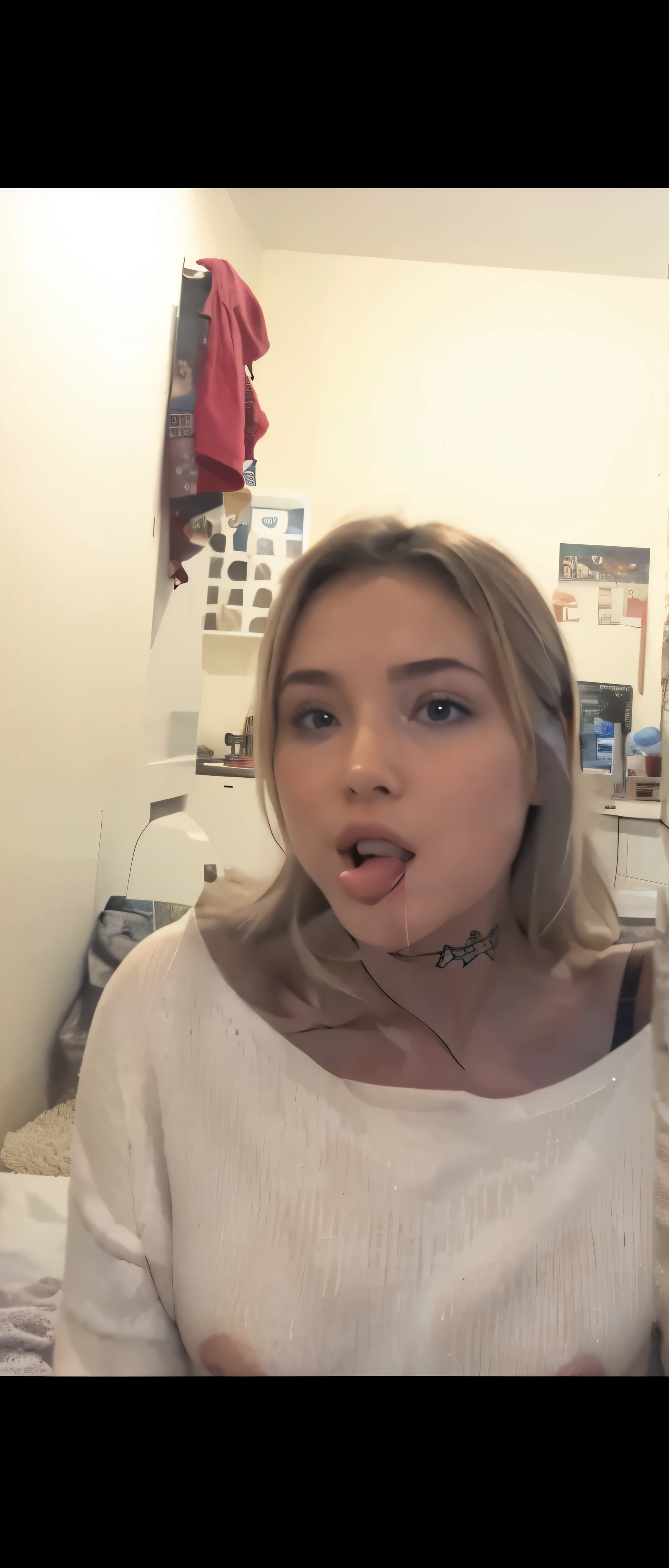 Naked girl licking finger show armpit 