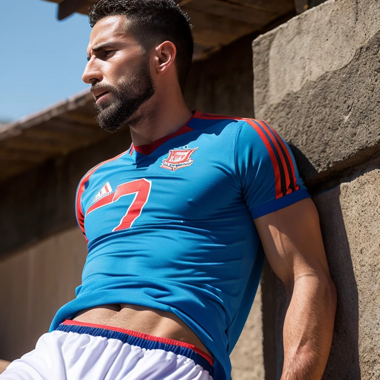 Capitan musculoso de futbol y un hombre gay afeminado delgado, besandose apasionadamente en la boca con lengua, solo ropa interior, Bulto grande, mostrando pectorales y abdominales completos, Great erection, besos de lengua, porno gay, fondled, toma de cuerpo completo
