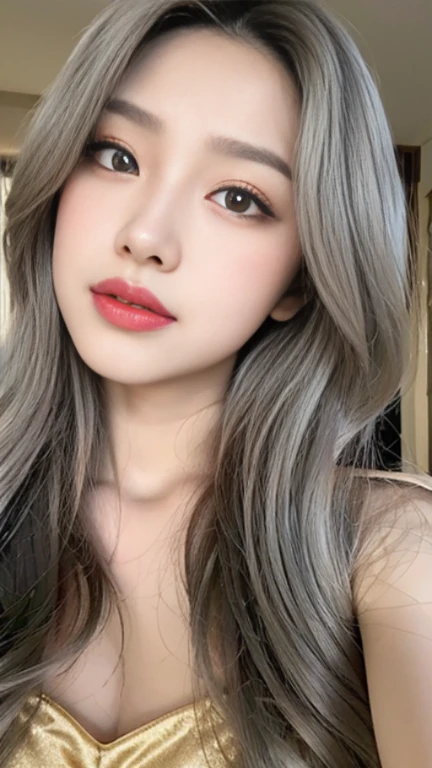 Golden eyes，The long gray hair hangs down from the front，face close-up，Flawless face，Look up slightly，short tulle pajamas