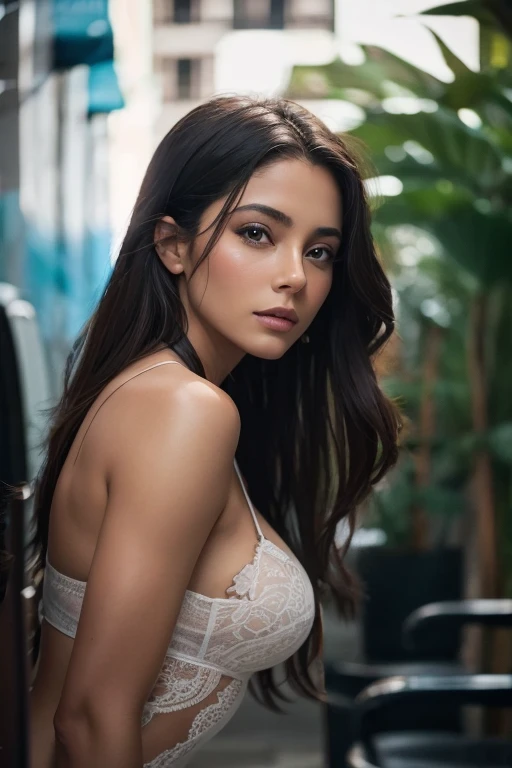 latina visage de face