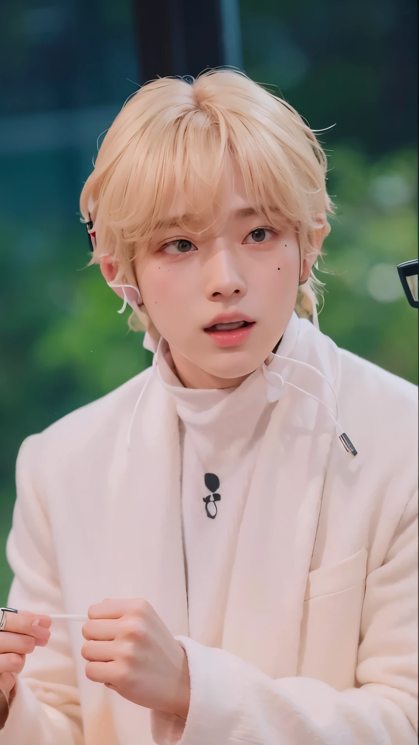 There's a  with headphones on and a pink sweater, ulzzang, Ulzzang masculino, Wan adorable cara coreana, Cai Xukun, kanliu666, Jinyoung Shin, Ruan lindo vtuber, Kim Doyoung, Chiho, e-chica, E - Chica, Jung Jaehyun, Jaeyeon Nam, Sakimichan