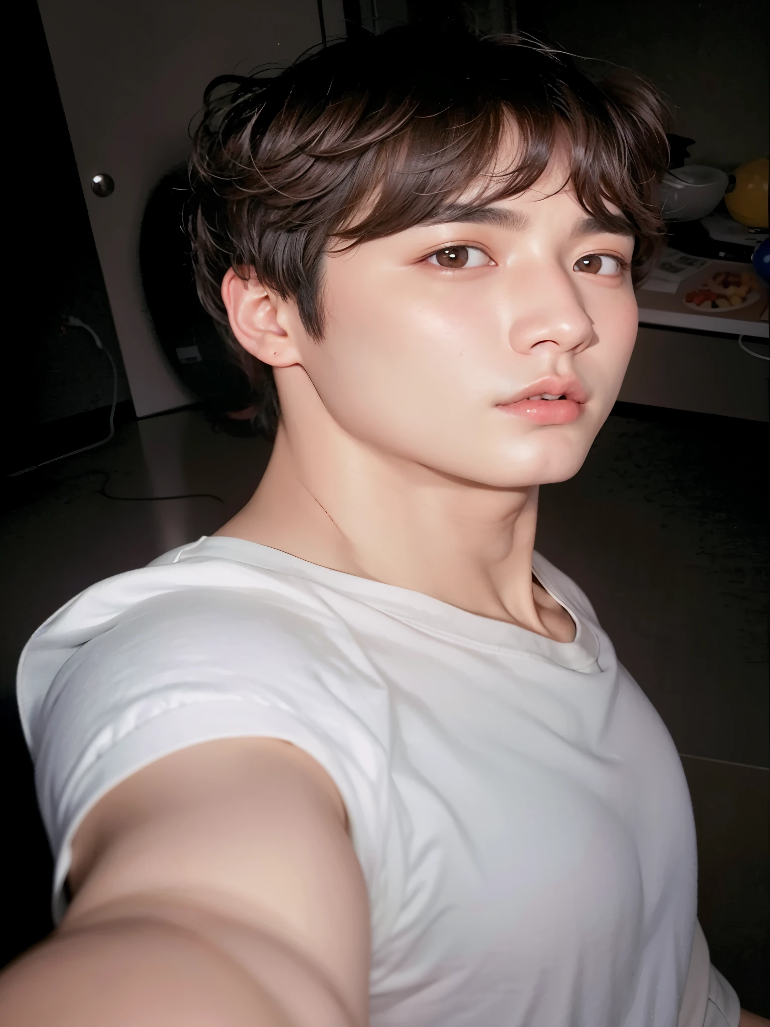 um close up de uma pessoa com uma camisa branca e um celular, Jinyoung Shin, cai xukun, hyung tae, Jungkook, adorable and pale korean face, Hong junho hyung, taejune kim, inspirado em jeonseok lee, who is siwoo, Wonbin Lee, pintar ulzzang, Shin Jeongho, profile picture with headshot, hyung tae kim, imagem vazada