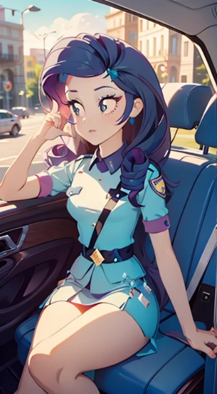 Posar en un coche de police de la ciudad., una foto,criado sexy, police oficials, Vistiendo un uniforme de police, poli, oficial, police, atuendo, mujer sheriff, modelo adolescente europea,ajustado,Falda que envuelve las caderas,falda corta ajustada con caderas,tacones altos,piernas largas,Usa diferentes colores,piel blanca,pantimedias de encaje , mlp , Rarity , lindo maquillaje