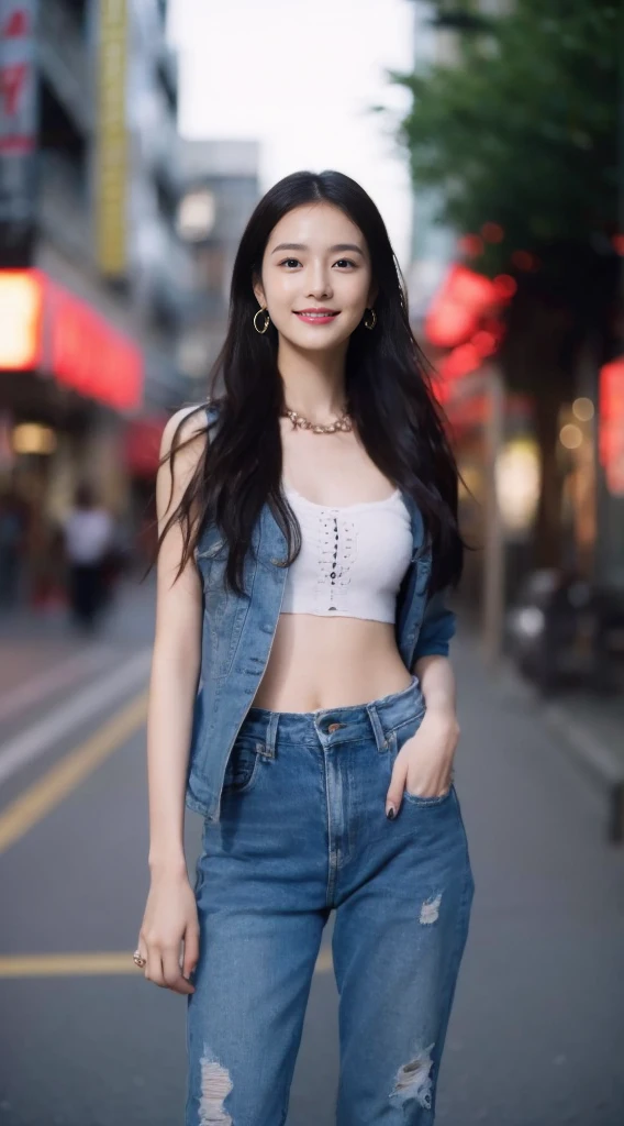 ((​Masterpiece, Top image quality, high resolution、alone、shiny skin))(on the table, best quality, actual, super detailed, meticulous, high resolution, 8k wallpaper), Close-up portrait of a beautiful woman, Chariada, smiling, light brown messy hair, Perfect dynamic composition, 美丽meticulous的眼睛, Just like the cover of a fashion magazine, on campus