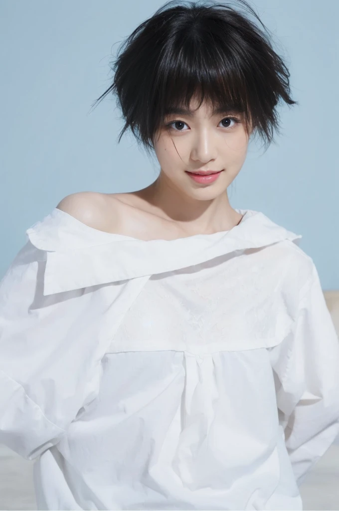((​Masterpiece, Top image quality, high resolution、alone、shiny skin))(on the table, best quality, actual, super detailed, meticulous, high resolution, 8k wallpaper), Close-up portrait of a beautiful woman, Chariada, smiling, light brown messy hair, Perfect dynamic composition, 美丽meticulous的眼睛, Just like the cover of a fashion magazine, on campus