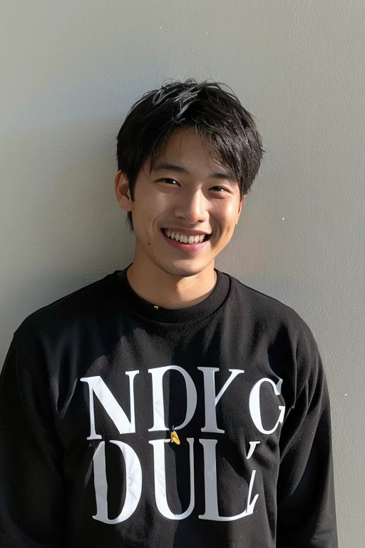 male　　ID photo　straight　Japanese　25 years old　　Circular cut　sunburn　dark skin　laughing　　black clothes