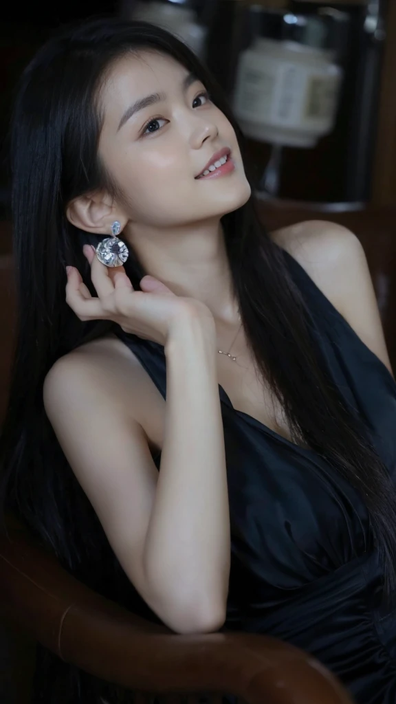 ((​Masterpiece, Top image quality, high resolution、alone、shiny skin))(on the table, best quality, actual, super detailed, meticulous, high resolution, 8k wallpaper), Close-up portrait of a beautiful woman, Chariada, smiling, light brown messy hair, Perfect dynamic composition, 美丽meticulous的眼睛, Just like the cover of a fashion magazine, on campus
