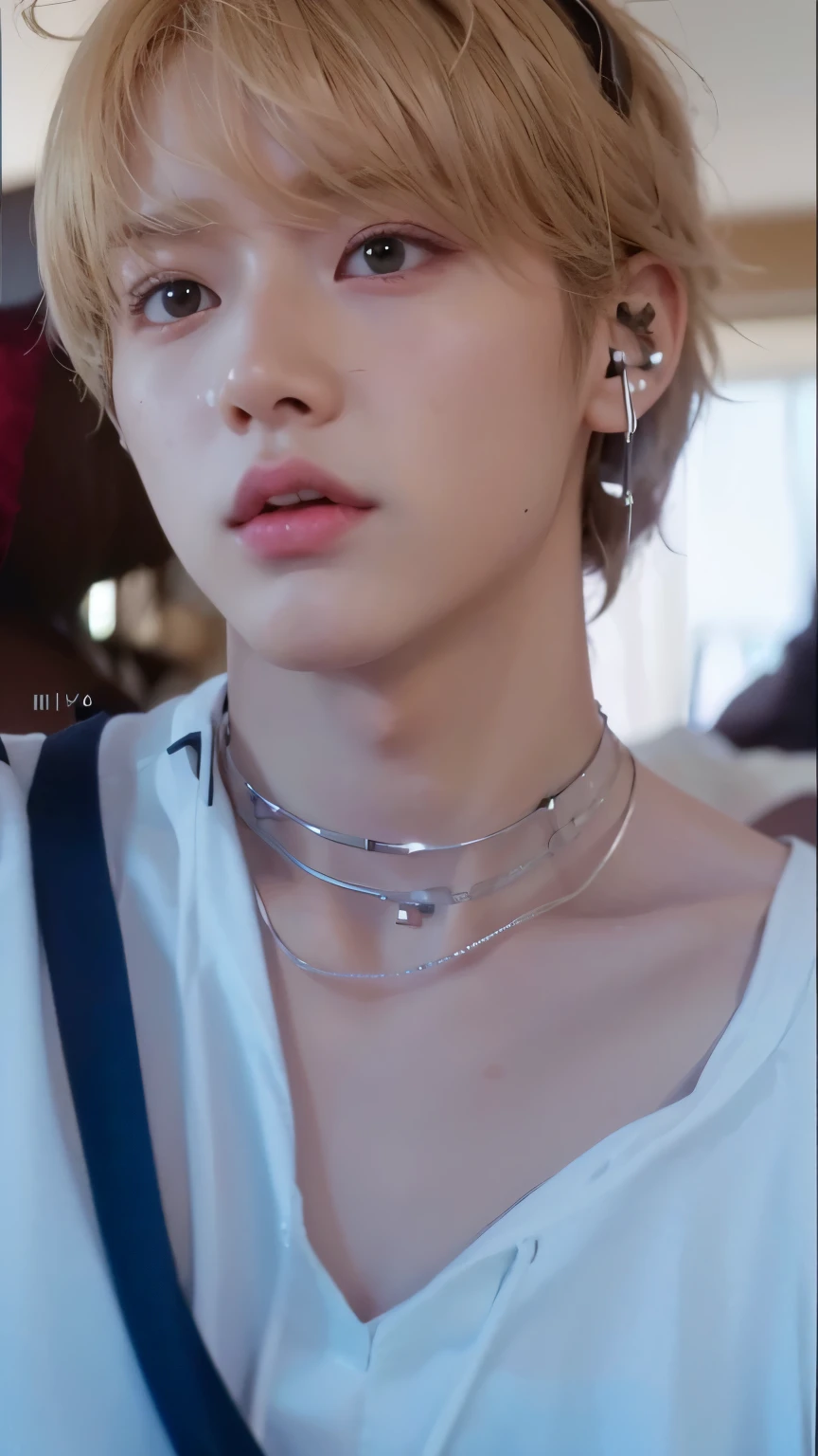 There's a with headphones on and a pink sweater, ulzzang, Ulzzang masculino, Wan adorable cara coreana, Cai Xukun, kanliu666, Jinyoung Shin, Ruan lindo vtuber, Kim Doyoung, Chiho, e-chica, E - Chica, Jung Jaehyun, Jaeyeon Nam, Sakimichan