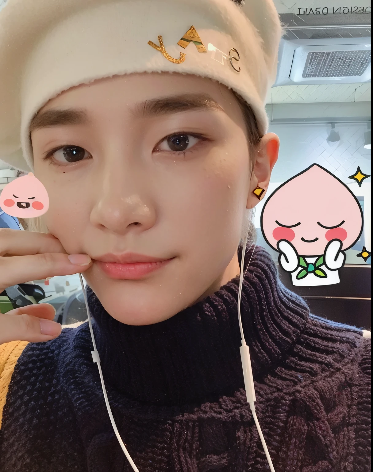 Araffe wearing a white hat and blue sweater, adorable and pale korean face, Kim Doyoung, ruan fofo vtuber, Jinyoung Shin, Jinyoung Shin aesthetic, cai xukun, muito tempo, pintar ulzzang, hyung tae, com cara fofa - linda, Jimin\the right eyelid is swollen, inspirado em jeonseok lee