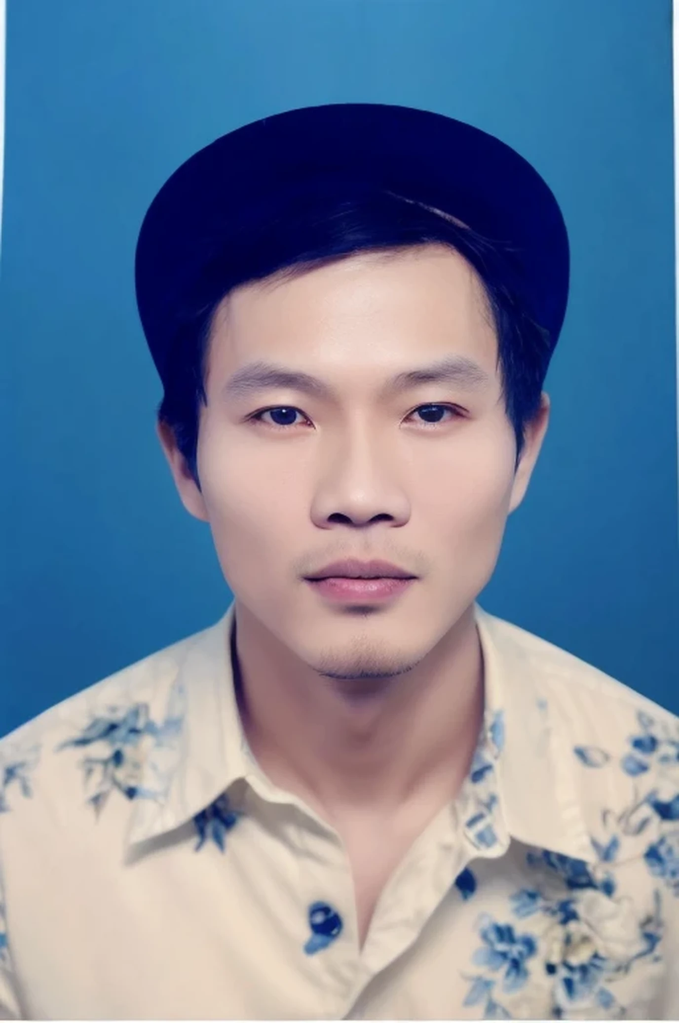 there is a man with a hat on his head and a blue background, Hoang Long Ly, couvrir pham, phong yintion j-jiang geping, Phuoc Quan, Dzung Phong Dinh, nivanh chanthara, dans le style de Lam Manh, J'I won, Thawan Duchanee, Dang My Linh