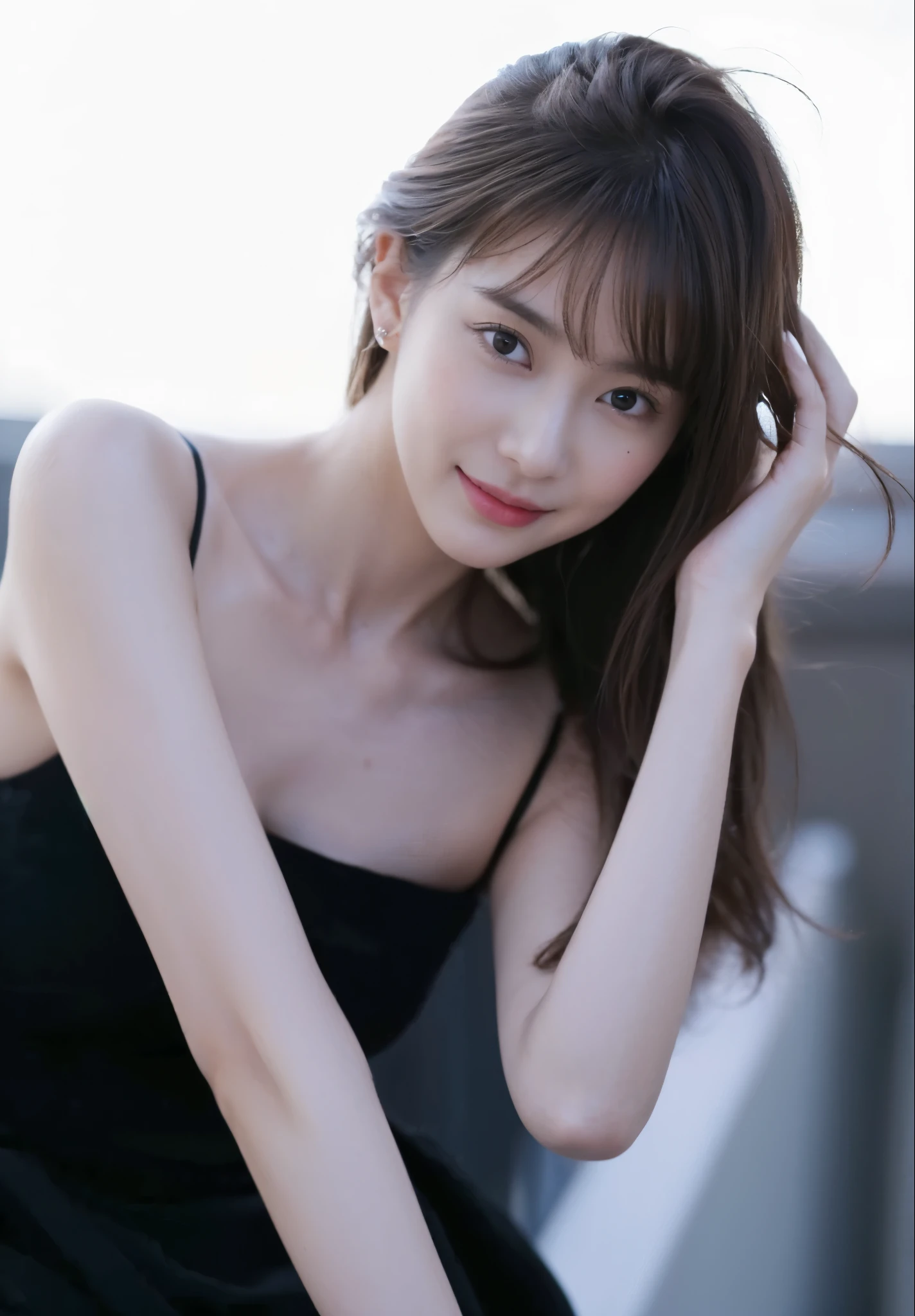 ((Masterpiece, Top image quality, high resolution、alone、shiny skin))(on the table, best quality, actual, super detailed, meticulous, high resolution, 8k wallpaper), Close-up portrait of a beautiful woman, Chariada, smiling, light brown messy hair, Perfect dynamic composition, 美丽meticulous的眼睛, Just like the cover of a fashion magazine, on campus