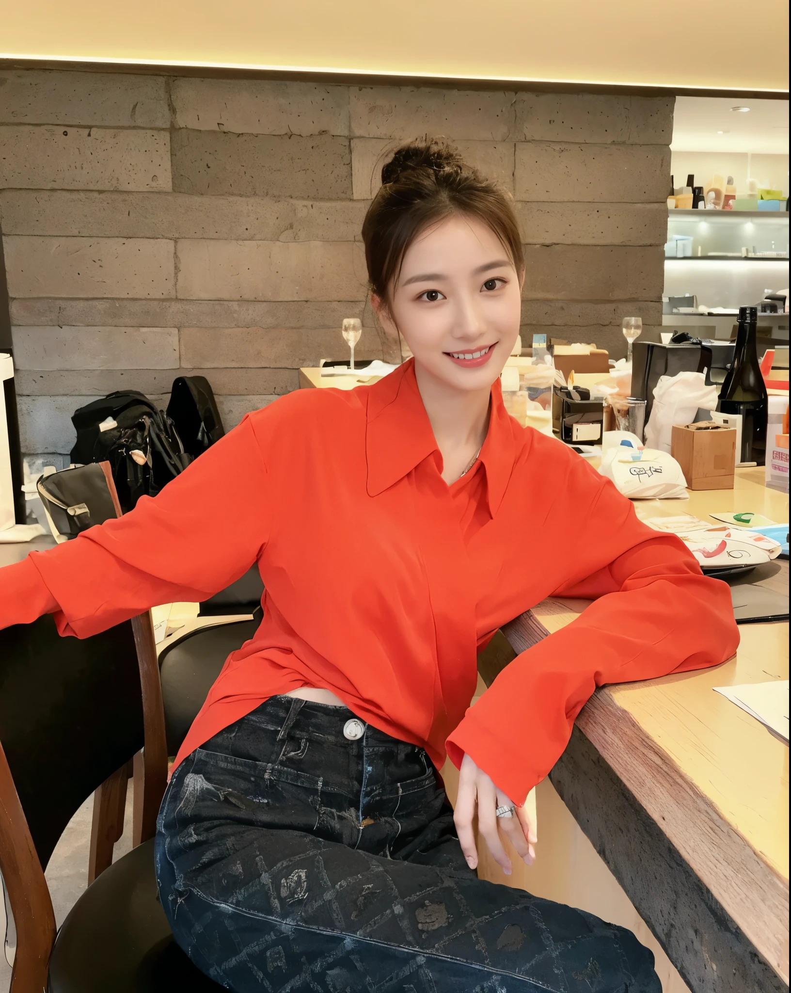 ((​Masterpiece, Top image quality, high resolution、alone、shiny skin))(on the table, best quality, actual, super detailed, meticulous, high resolution, 8k wallpaper), Close-up portrait of a beautiful woman, Chariada, smiling, light brown messy hair, Perfect dynamic composition, 美丽meticulous的眼睛, Just like the cover of a fashion magazine, on campus