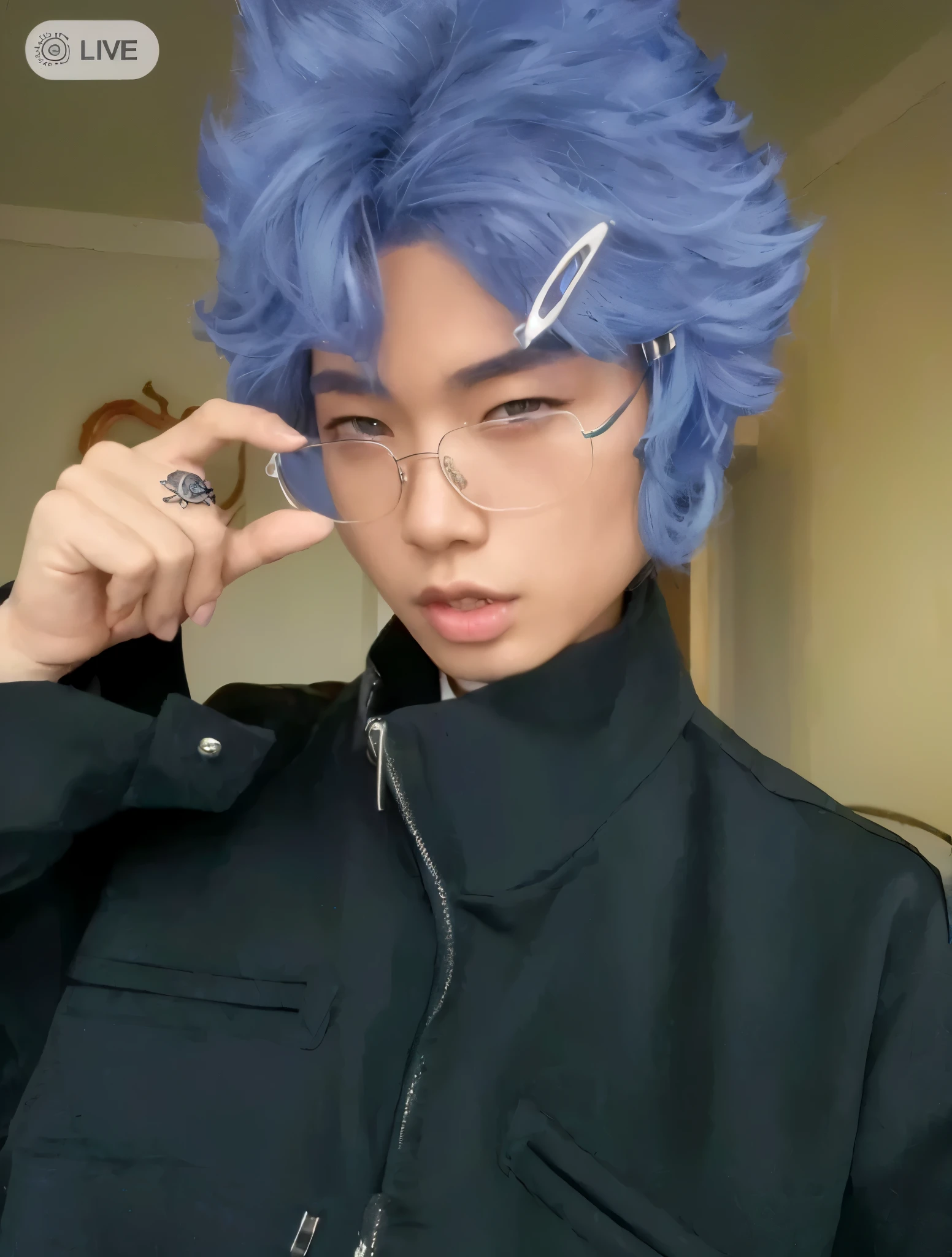(highres,ultra detailed),(photorealistic:1.37),A man with blue hair,Asian idol,beautiful detailed eyes,beautiful detailed lips,stunning appearance,fashion (Hd 4k)