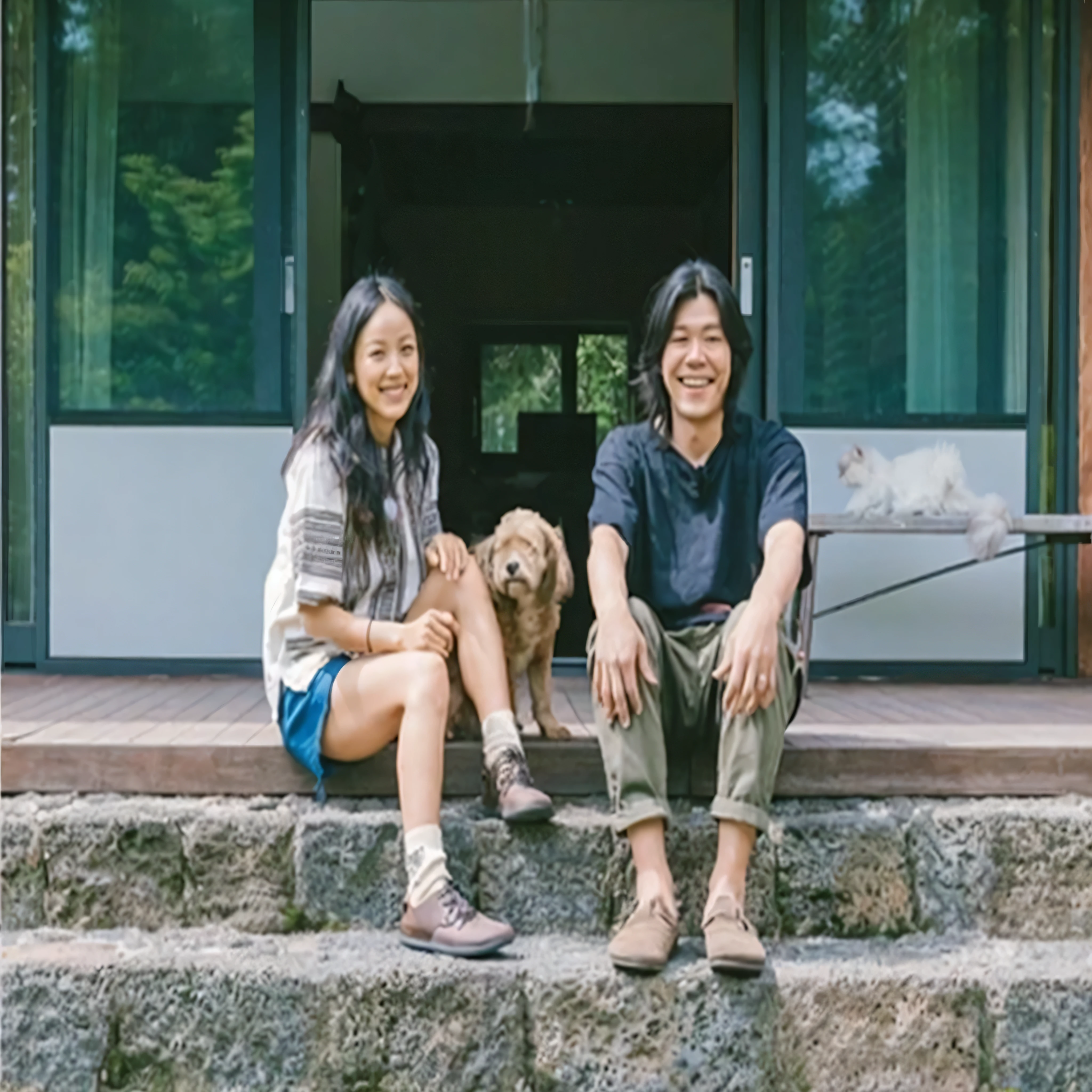 두 사람이 With a dog 계단에 앉아 있다, zeen chin and terada katsuya, Fiona Staples and Kinu Nishimura, With a dog, In Karuizawa, instagram picture, ayami kojima and yoshitaka amano, making: Masao Maeda, 2 people, making: Tsubasa Nakai, medium portrait