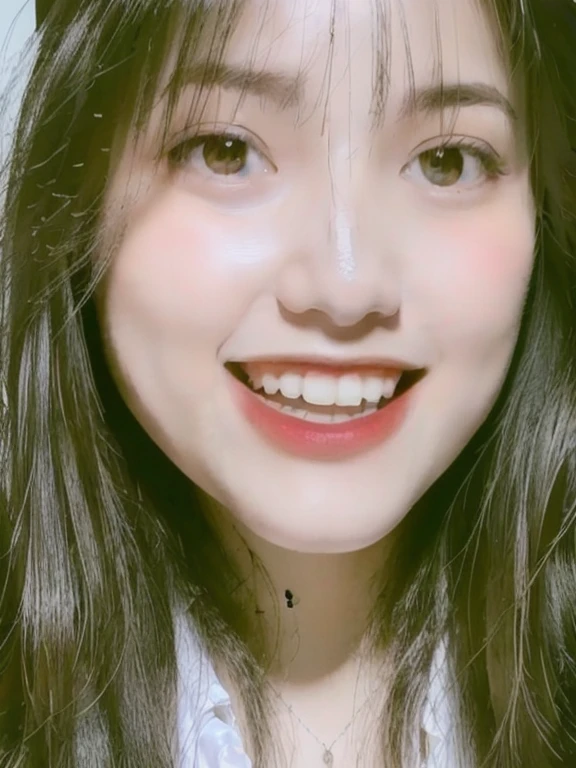 (realistic、masterpiece、Best Quality、8K、highres、high resolution:1.3)、1 girl、Big breasts、white bikini、smile、looking at viewers、super fine face and eyes、long hair、 exposed cleavage、upper body、