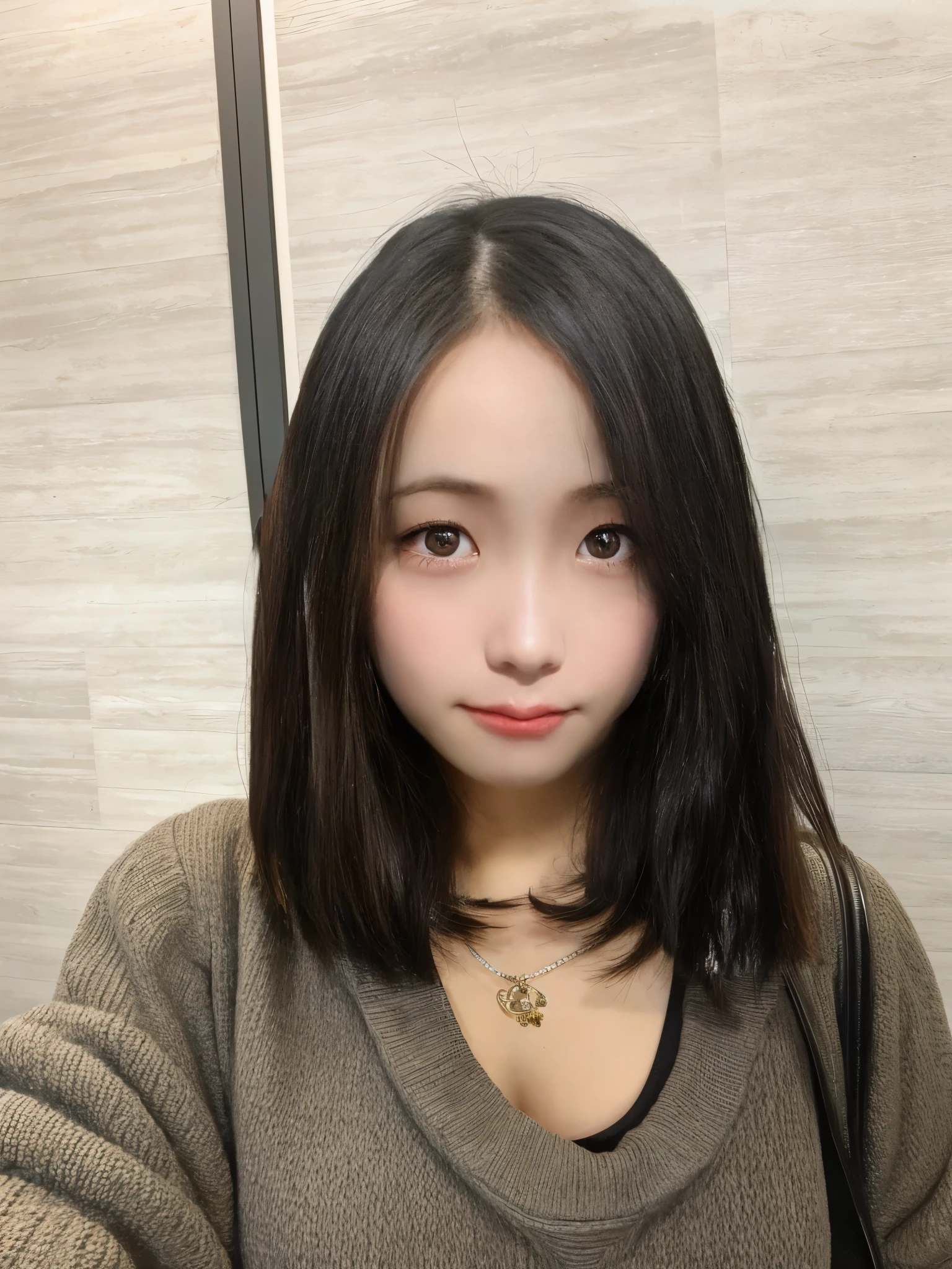 Long shaggy hair、