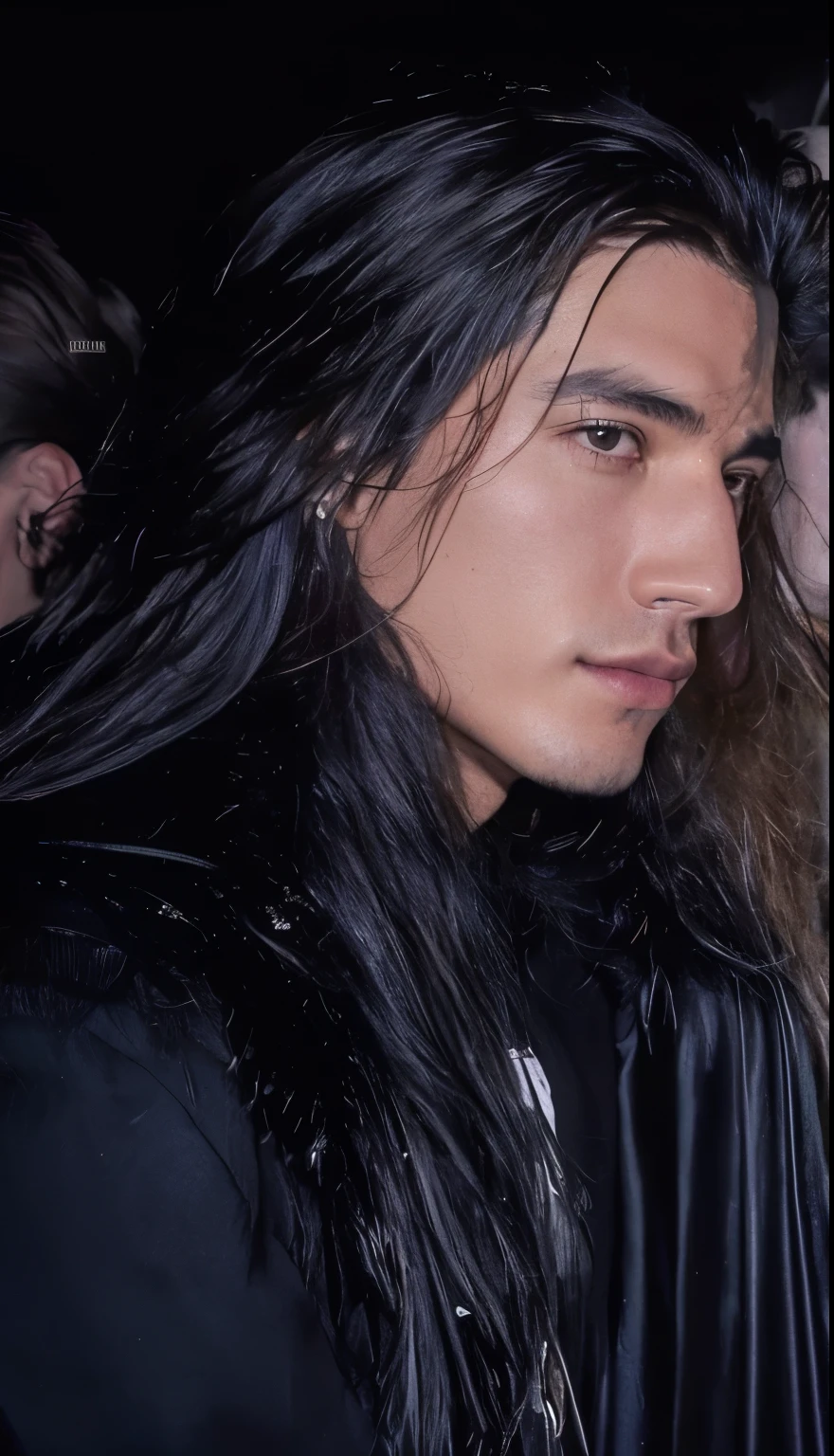 arafed man com longos cabelos pretos and a black cape, com seus longos cabelos negros, com cabelo comprido and piercing eyes, Temporary image of kim taehyung, com longos cabelos escuros, fechar 1 9 9 0, com longos cabelos pretos, Taehyung bts, young com cabelo comprido,V bts, jacob elordi, com cabelo comprido, coreano, Asian, rosto quadrado e ele tem piercing na sobrancelha