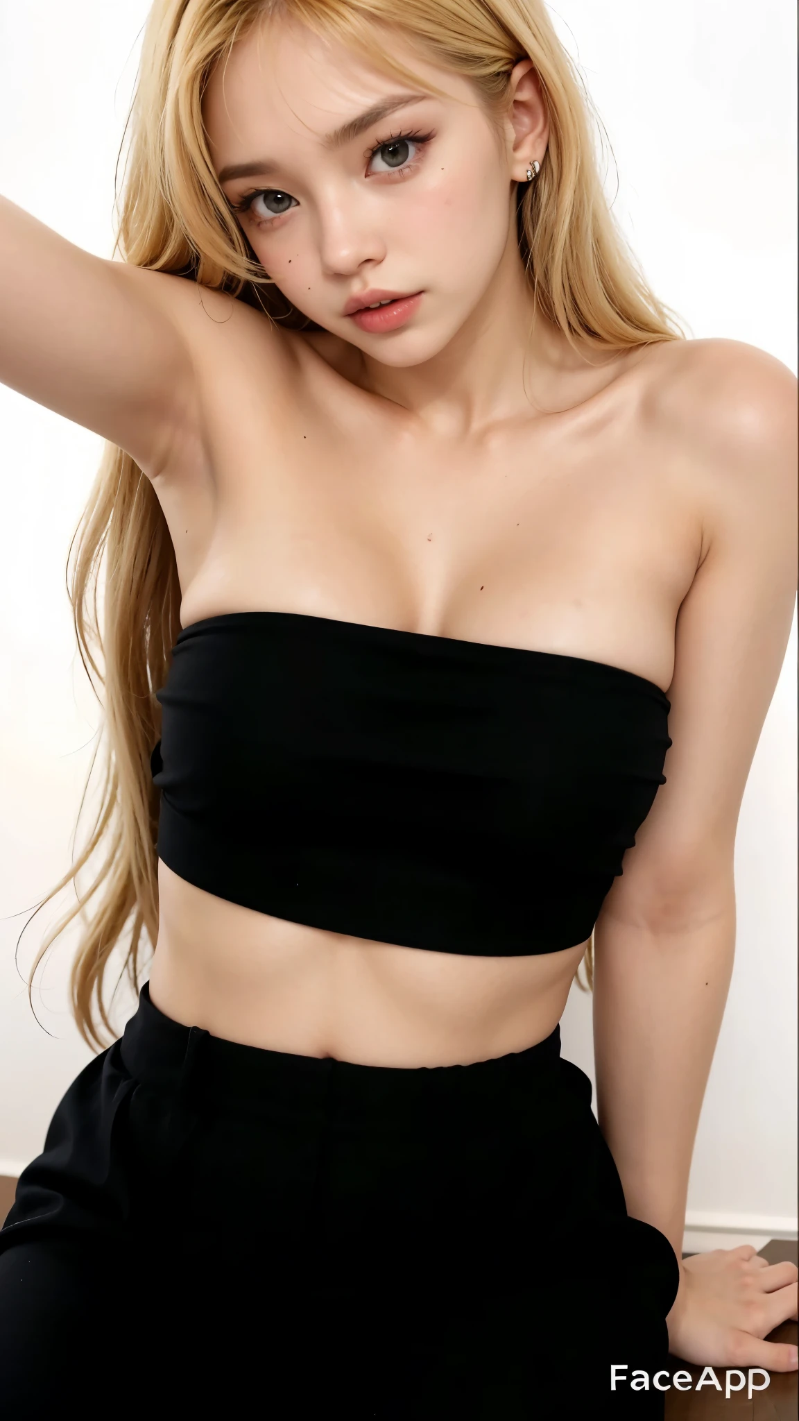 a close up of a woman in a top preto and skirt, top preto, Black Bra, vestindo uma blusa preta cropped, topo de cabresto preto, usando um top cropped sexy, corte superior, em um Black Bra, tight push up bra, vestindo uma regata preta cortada, roupas abertas no peito, vestido tubinho, corte superior, blackpink jennie