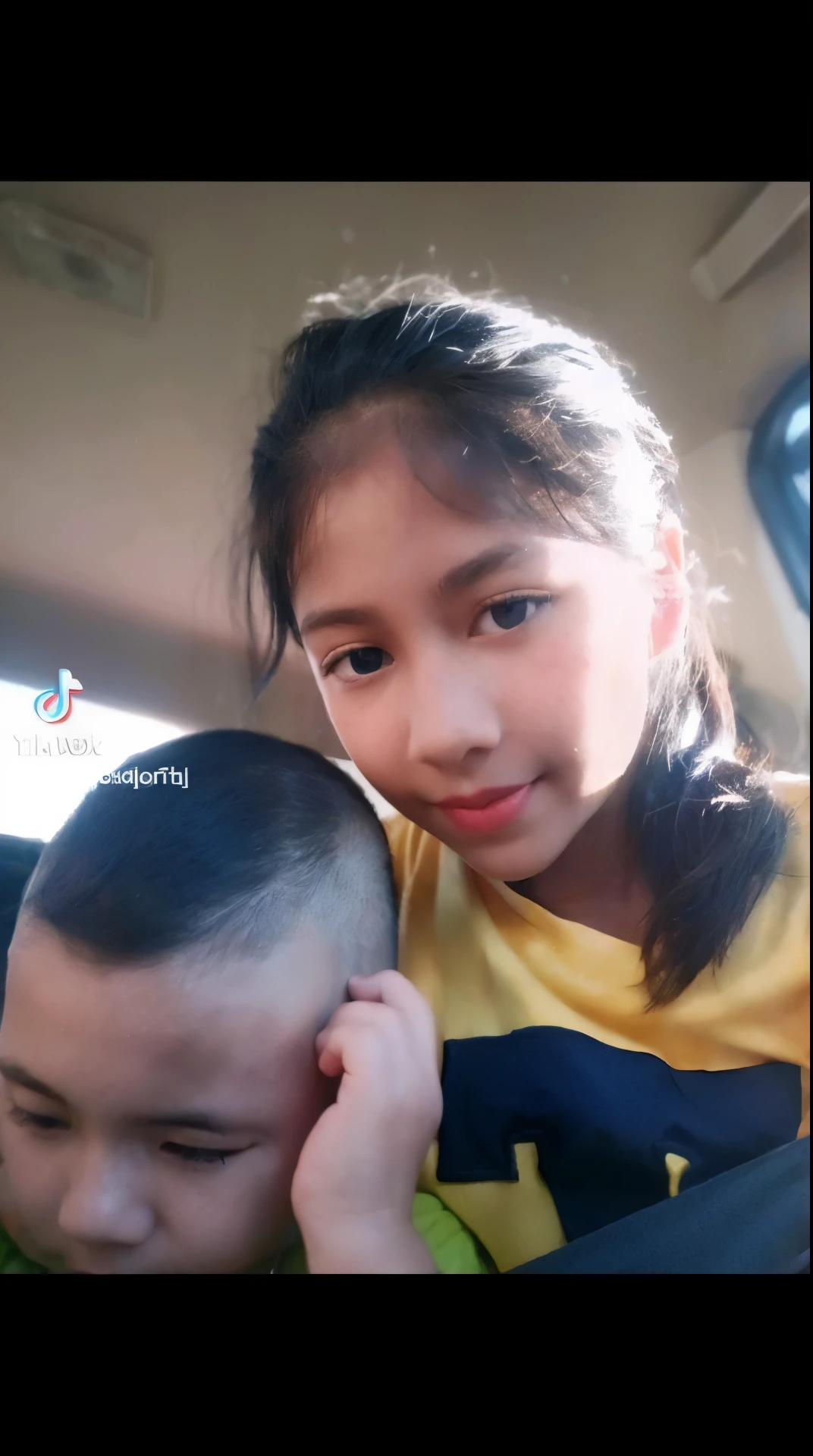 Masterpiece, best quality,3d rending jobs ,3DMM style,close up,Portrait, 3D,1 girl, alone, colorful hair, blue hair, black hair, necklace, freckles, decorations, Two tone hair, sideways glance, realistic, upper body, พื้นหลังที่smoothง่าย, smooth, look away, short hair, parted lips, black eyes, lips, Gothic, choker, put on makeup, mole, black shirt, shirt, watermark