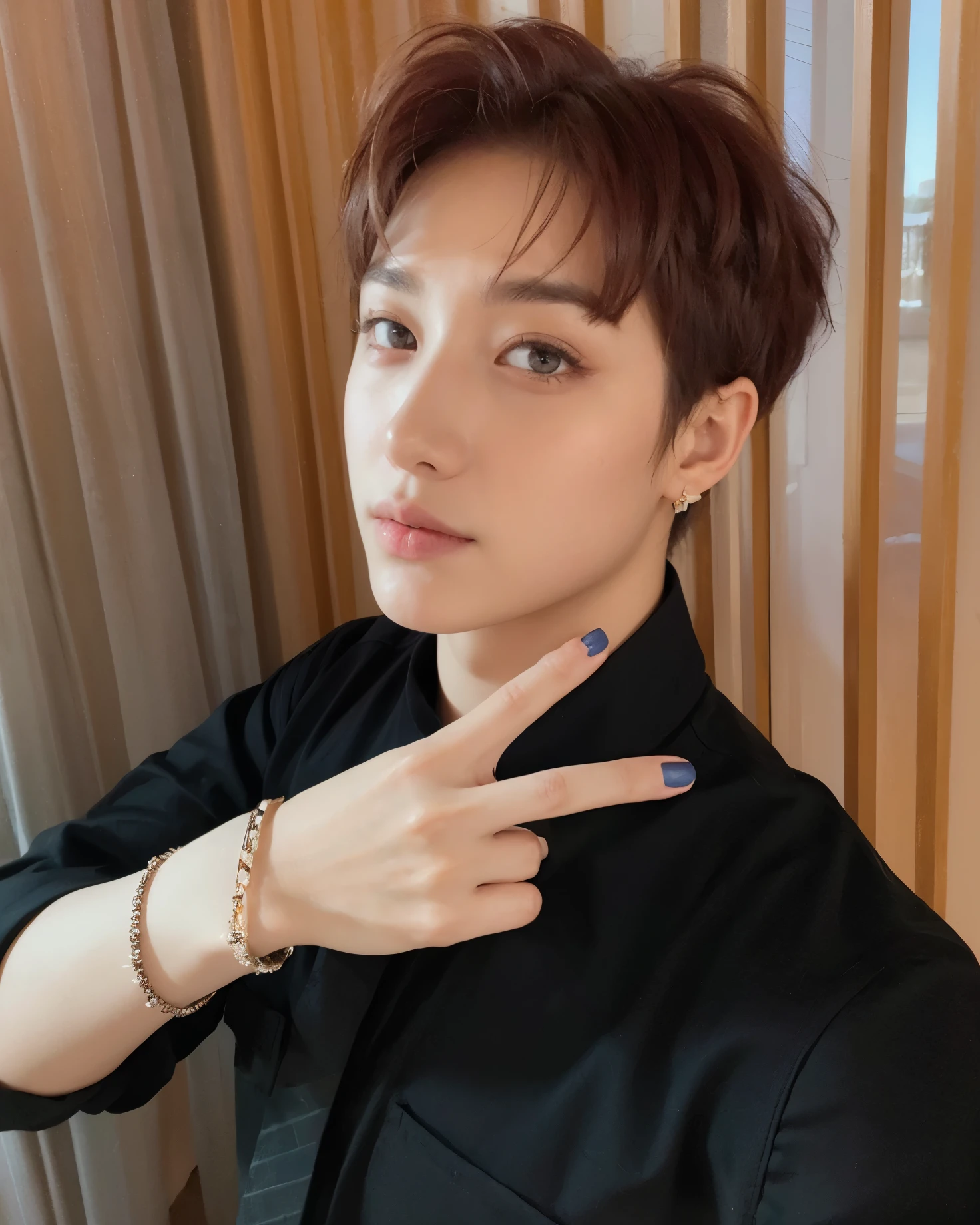 BANG CHAN Inspiration, ojos azules, pelo largo y negro, hombre con un cuerpo definido, vestido como un militar con armas en sus manos ,grande, labios llenos, pale skin, calidad