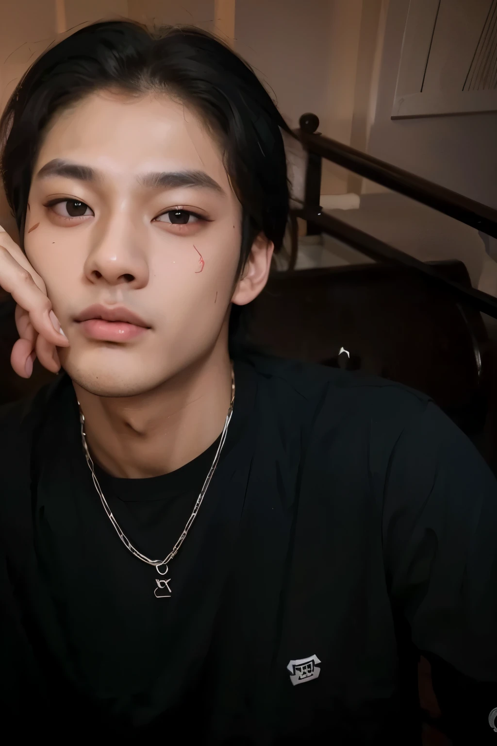 Homem jovem sul coreano, Kim taehyung, olhos castanhos claros, nariz do hyunjin, olhos do Lee Felix, kim taehyung lips, sinais no rosto, lip piercing, vestindo camisa branca 