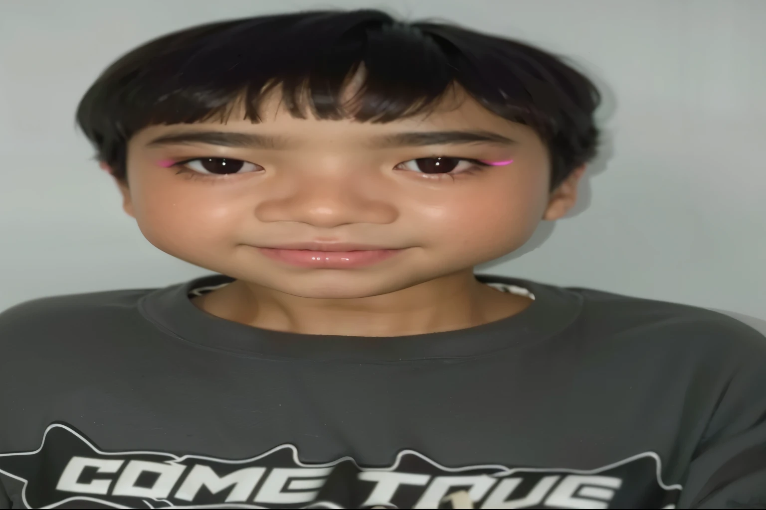 Alafid Asian boy wearing gray shirt and pink eyeliner, brown eyes with red eye mark, Detailed face of an Asian boy, Southeast Asian round face, Purple eyes with red eye mark, boy with neutral face, glowing pink eyes, glowing pink face, Young cute asian face, boy face slimming, Ruan Jia Meili!, Fluorescent pink face paint