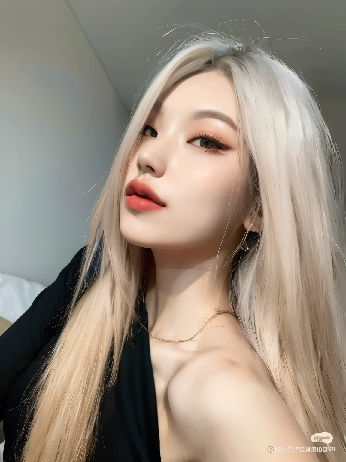  loira com cabelo longo e vestido preto posando para uma foto, maquiagem sul-coreana popular, Hwang Yeji, cabelo loiro extremamente claro, ava max, com cabelos longos brancos, maquiagem coreana popular, pale porcelain white skin, Ulzzang, com longos cabelos brancos, Mulher sul-coreana bonita, cabelo loiro muito claro,  coreana, pale and glowing skin, Hwang Yeji