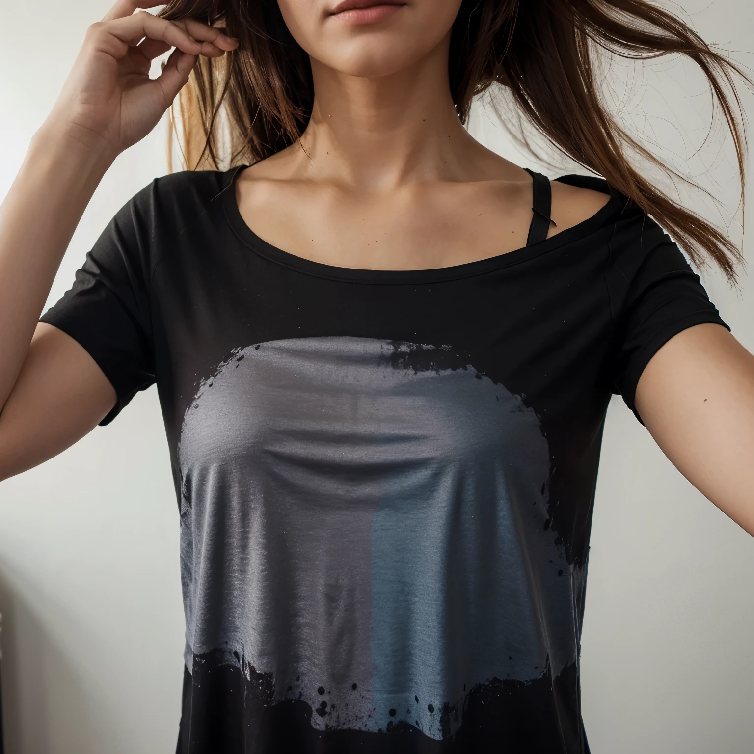 Uma camisa preta com a estampa de um leao colorido