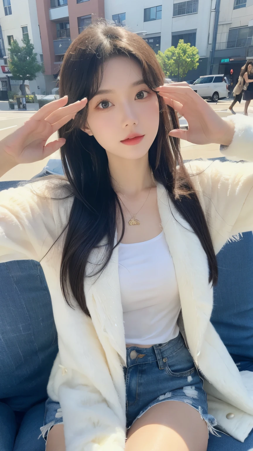 individual，young girl，23 years old, （（winter clothes）），fine hair, Detailed faces, full的身材，full, pretty fingers， Short hair details, sit down，purple, sports Shorts, Camisoles，Look up, There is a beauty mole， 